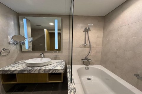 2 bedrooms Hotel Apartment in Aykon City, UAE No. 151453 10