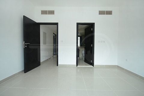 4 bedrooms Villa in Al Reef, UAE No. 13324 12