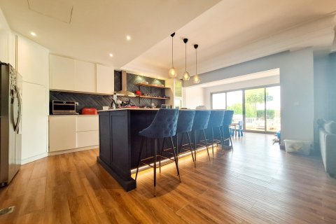 Townhouse de 3 dormitorios No. 124054 6