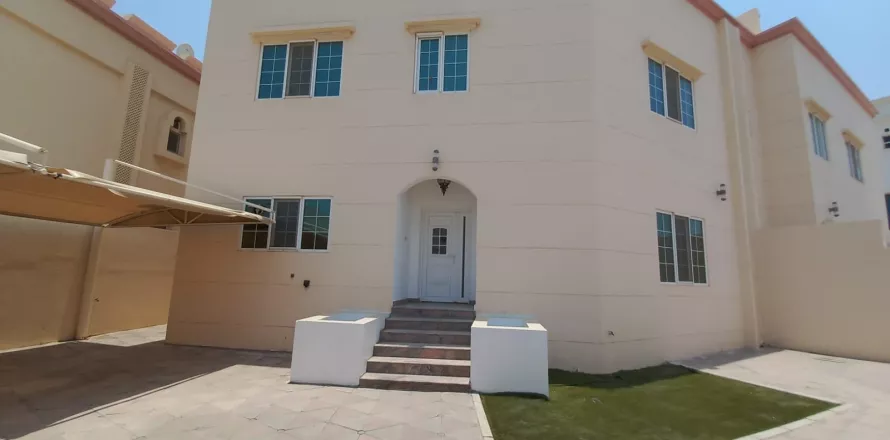 3 bedrooms Villa in Muscat, Oman No. 104841