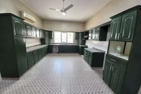 3 bedrooms Villa in Muscat, Oman No. 104841 2