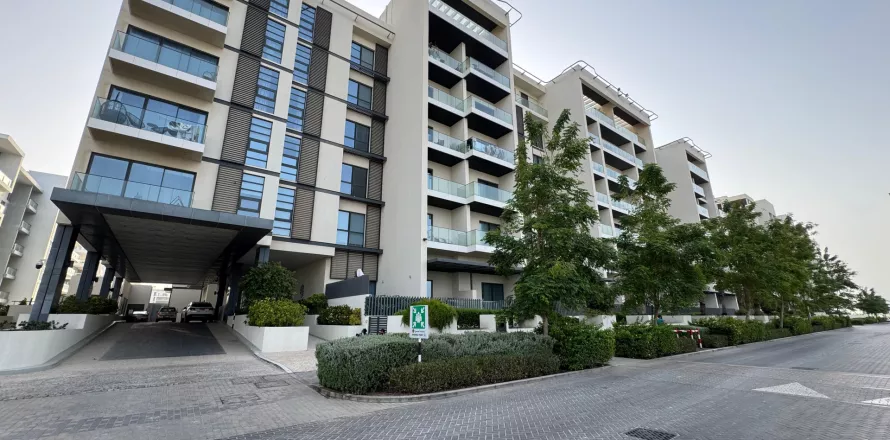 5 bedrooms Apartment in Muscat, Oman No. 104839