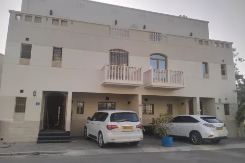 4 bedrooms Villa in Muscat, Oman No. 104836 1