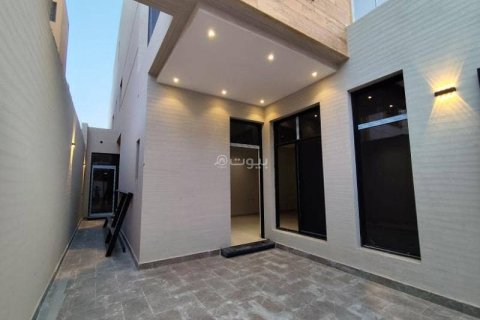 Villa de 5 dormitorios en Riyadh, Saudi Arabia No. 61137 7