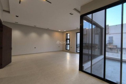 Villa de 5 dormitorios en Riyadh, Saudi Arabia No. 61137 3