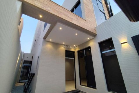 Villa de 5 dormitorios en Riyadh, Saudi Arabia No. 61137 6