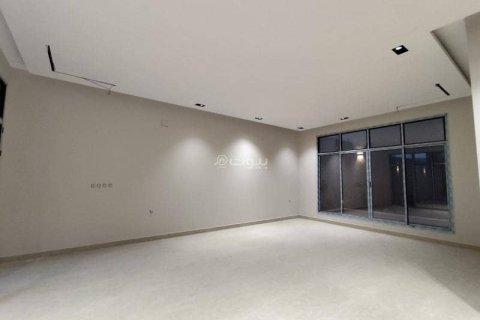 Villa de 5 dormitorios en Riyadh, Saudi Arabia No. 61137 10