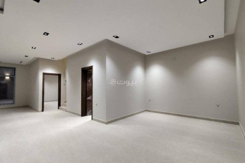 Villa de 5 dormitorios en Riyadh, Saudi Arabia No. 61137 11