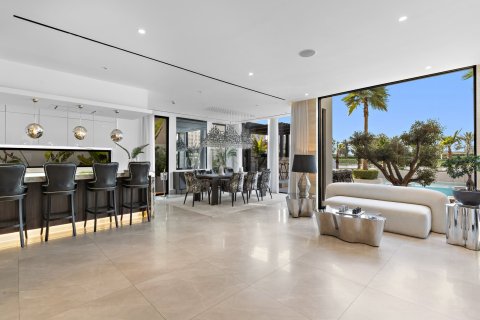 Вилла с 5 спальнями в Дубай, ОАЭ №147089 6