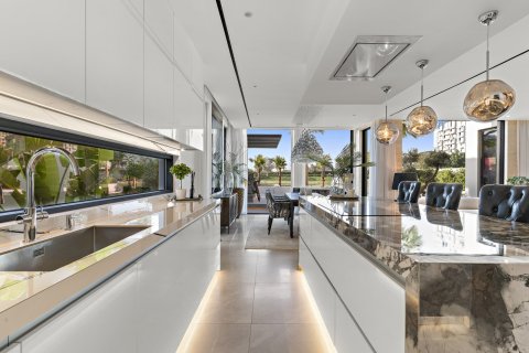 Вилла с 5 спальнями в Дубай, ОАЭ №147089 12