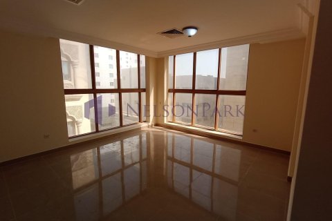 3 bedrooms Apartment in Doha, Qatar No. 58003 12