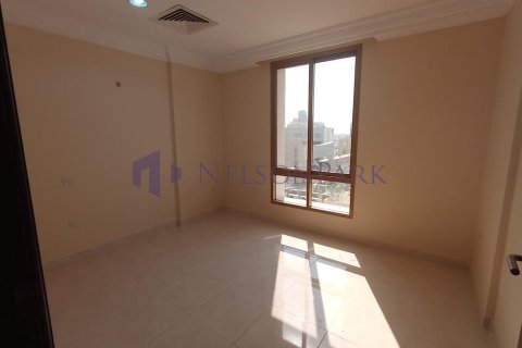 3 bedrooms Apartment in Doha, Qatar No. 58003 6