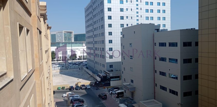 3 bedrooms Apartment in Doha, Qatar No. 58003