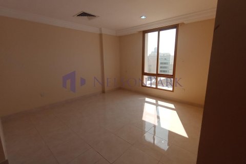 3 bedrooms Apartment in Doha, Qatar No. 58003 5