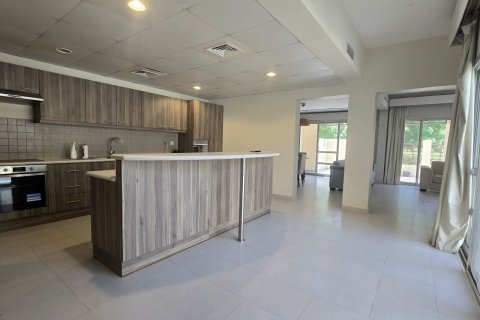 3 bedrooms Townhouse in Ras Al Khaimah, UAE No. 184198