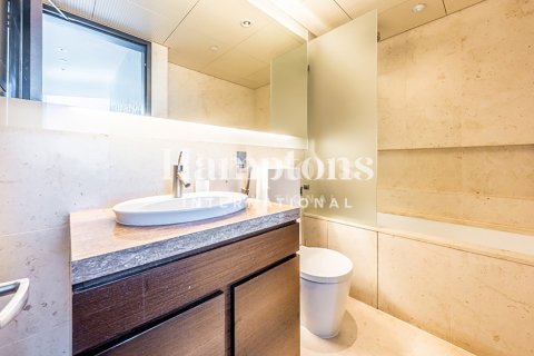 Квартира с 2 спальнями в Бурдж-Халифа, ОАЭ №145972 15