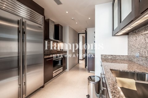 Квартира с 2 спальнями в Бурдж-Халифа, ОАЭ №145972 24