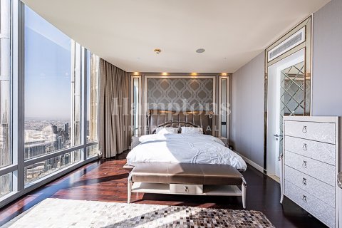 Квартира с 2 спальнями в Бурдж-Халифа, ОАЭ №145972