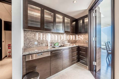 Квартира с 2 спальнями в Бурдж-Халифа, ОАЭ №145972 23