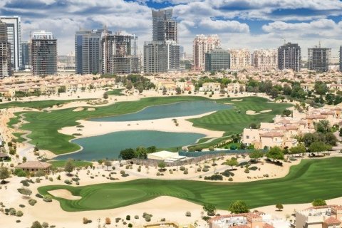 Penthouse de 4 dormitorios en Dubai Sports City, UAE No. 210480