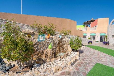 Villa de 11 dormitorios No. 127095 3