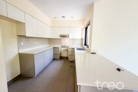 Villa de 4 dormitorios en Dubai Hills Estate, UAE No. 203930 12