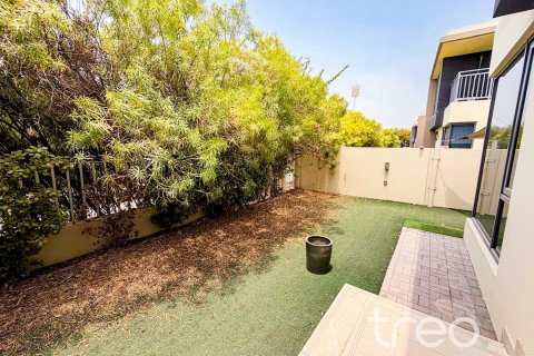 Villa de 4 dormitorios en Dubai Hills Estate, UAE No. 203930 3