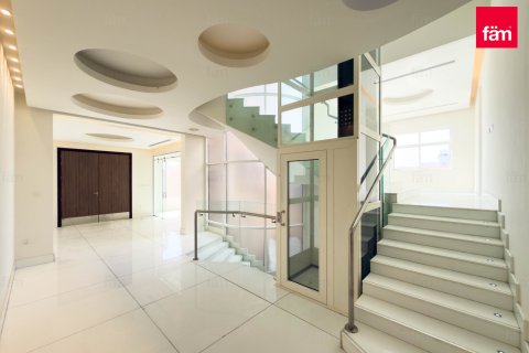 Villa de 8 chambres à Umm Suqeim, UAE No. 141221 5