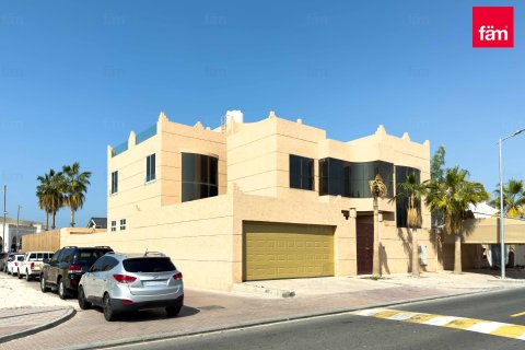 Villa de 8 chambres à Umm Suqeim, UAE No. 141221 6