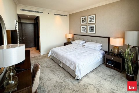 Квартира с 3 спальнями в Даунтаун Дубай (Даунтаун Бурдж Дубай), ОАЭ №141226 16