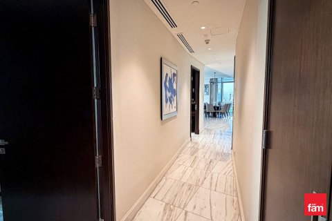 Квартира с 3 спальнями в Даунтаун Дубай (Даунтаун Бурдж Дубай), ОАЭ №141226 17