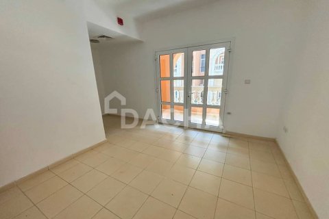 4 bedrooms Villa in District 15, UAE No. 198496 8