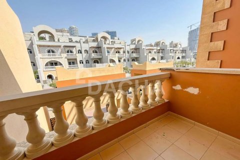 4 bedrooms Villa in District 15, UAE No. 198496 16