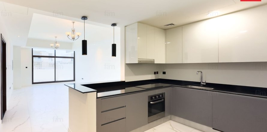 4 bedrooms Townhouse  No. 119715