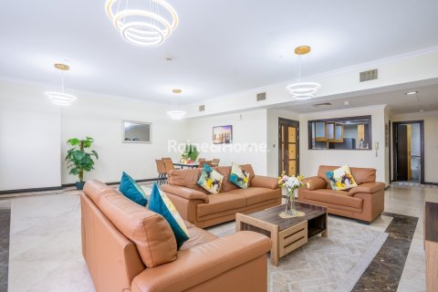 Квартира с 3 спальнями в Джумейра Бич Резиденс, ОАЭ №156356 24