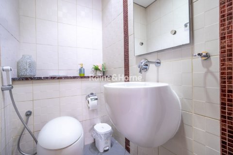 Квартира с 3 спальнями в Джумейра Бич Резиденс, ОАЭ №156356 7