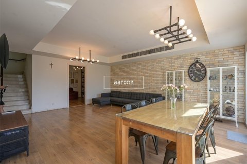 Villa de 3 chambres  No. 104328 2