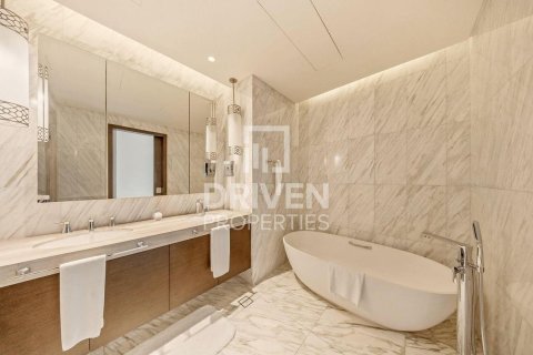 Квартира с 4 спальнями в The Address Residence Fountain Views, ОАЭ №192757 15