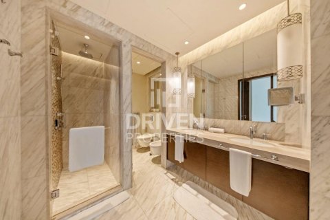 Квартира с 4 спальнями в The Address Residence Fountain Views, ОАЭ №192757 17