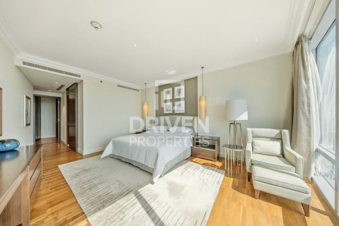 Квартира с 4 спальнями в The Address Residence Fountain Views, ОАЭ №192757 9