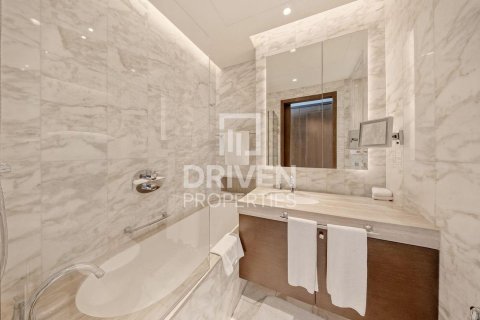 Квартира с 4 спальнями в The Address Residence Fountain Views, ОАЭ №192757 16