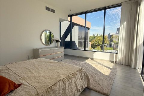 4 bedrooms Villa in Tilal City, UAE No. 208670 3