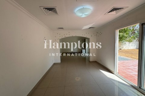 Villa de 4 dormitorios  No. 118554 9