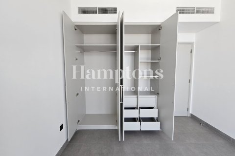 Таунхаус с 3 спальнями в Ruba, ОАЭ №118552