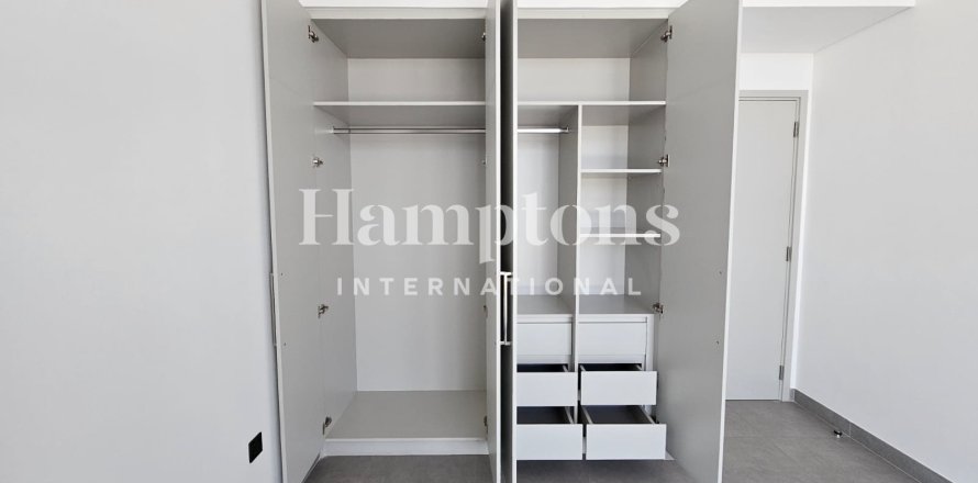 Таунхаус с 3 спальнями в Ruba, ОАЭ №118552