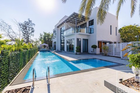 6 bedrooms Villa in Jumeirah Islands, UAE No. 136406