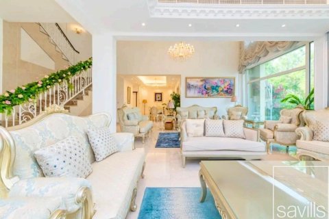 Вилла с 4 спальнями в Jumeirah Islands, ОАЭ №136403 9