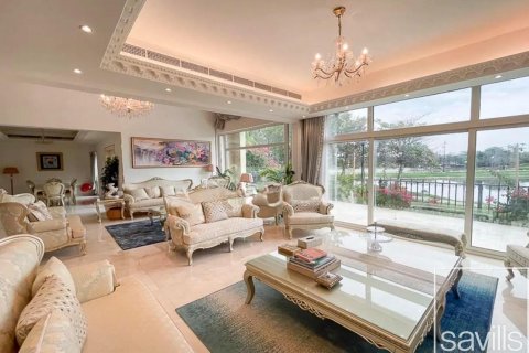 Вилла с 4 спальнями в Jumeirah Islands, ОАЭ №136403 4