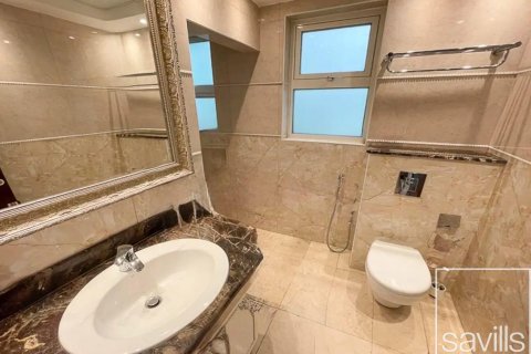 Вилла с 4 спальнями в Jumeirah Islands, ОАЭ №136403 12