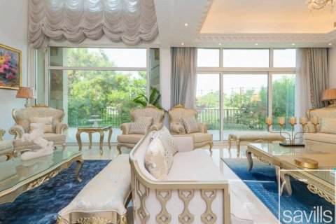 Вилла с 4 спальнями в Jumeirah Islands, ОАЭ №136403 7